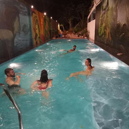 Thien Thanh Hotel Фонгня Экстерьер фото