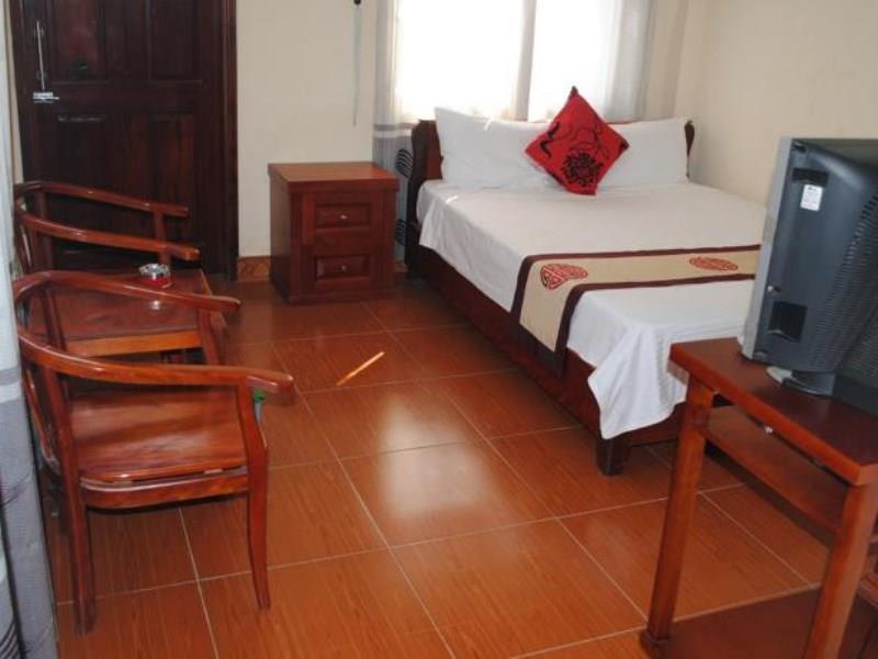 Thien Thanh Hotel Фонгня Экстерьер фото