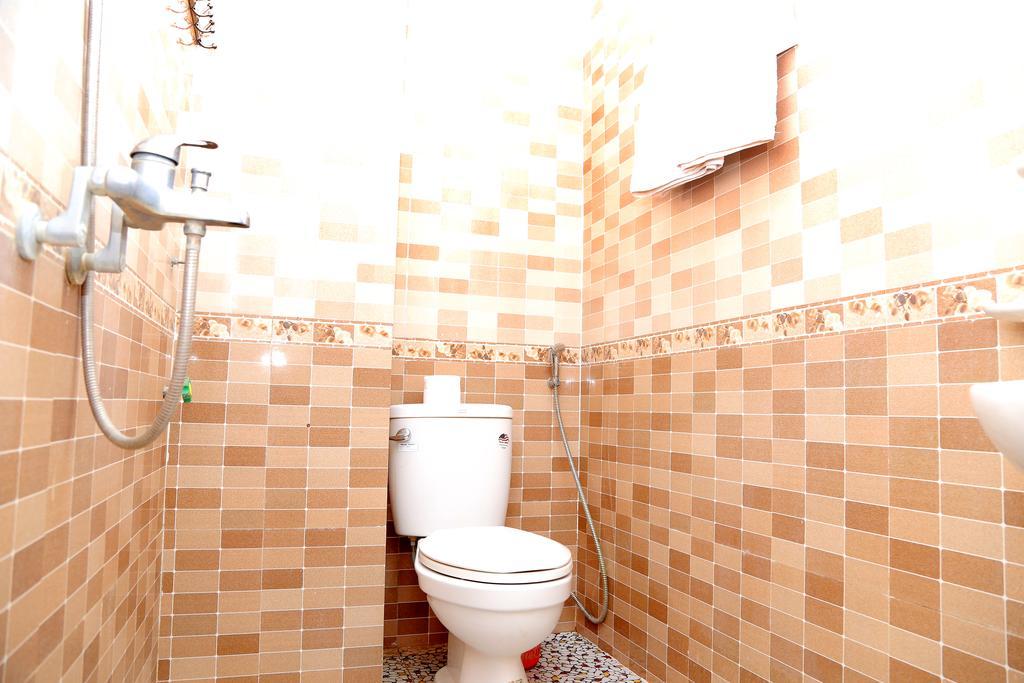 Thien Thanh Hotel Фонгня Экстерьер фото